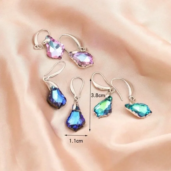 ♥️Final price drop♥️Set of 3 Elegant Multicolor Crystal Drop Earrings - Picture 3 of 3